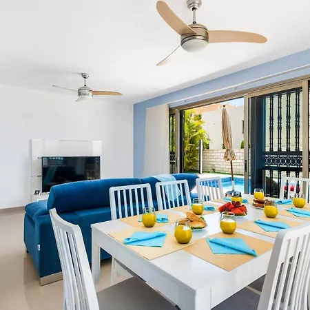 TORVISCAS SUNSET VILLA&Jacuzzi