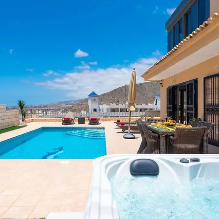 TORVISCAS SUNSET VILLA&Jacuzzi